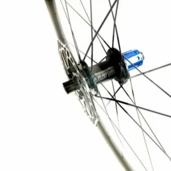 Schmolke Laufradsatz SL 45 Disc Clincher Black Edition TUNE -Shimano Verkaufsladen schmolke laufradsatz sl 45 disc clincher carbon laufradsatz black edition tune nabe3